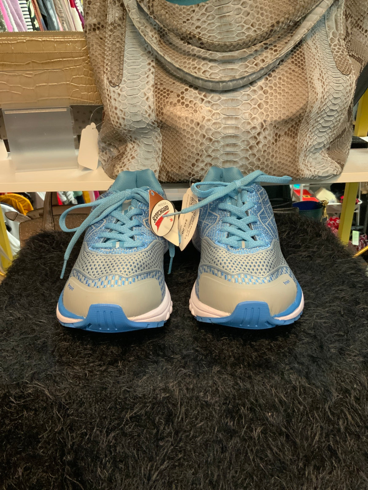 NWT Propet Sneaker Sz 8.5