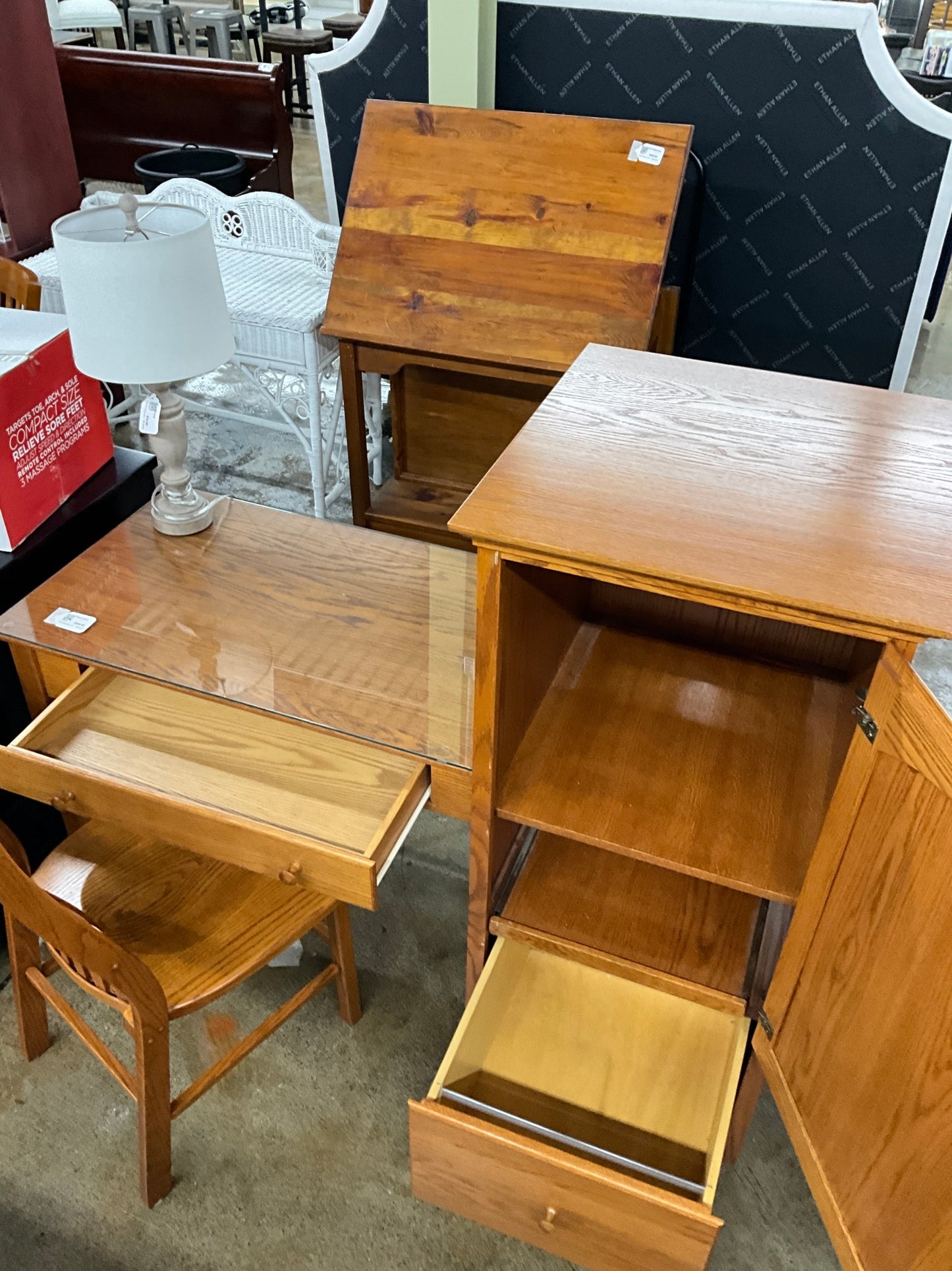 Desk w Chair