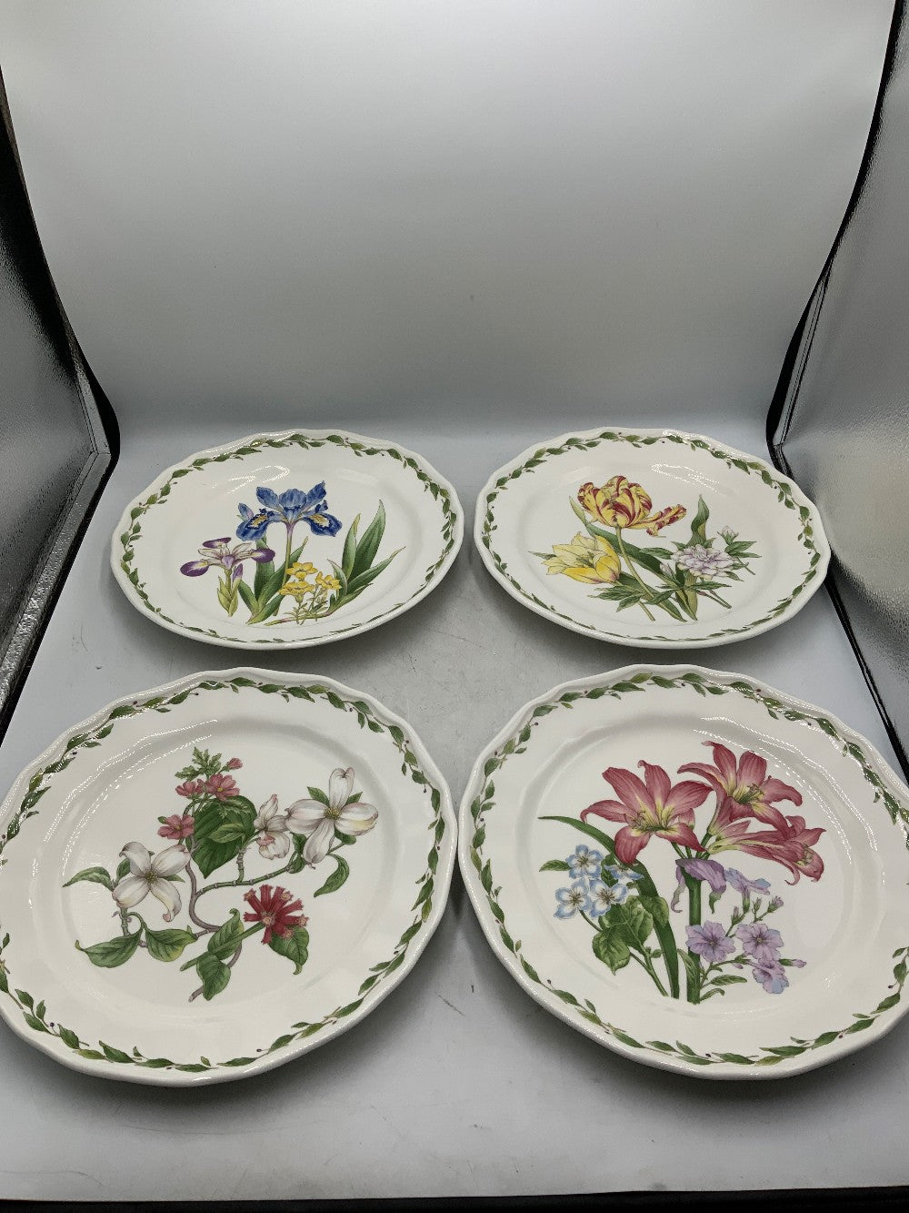 Casual Gourmet Garden Plates - Set of 4