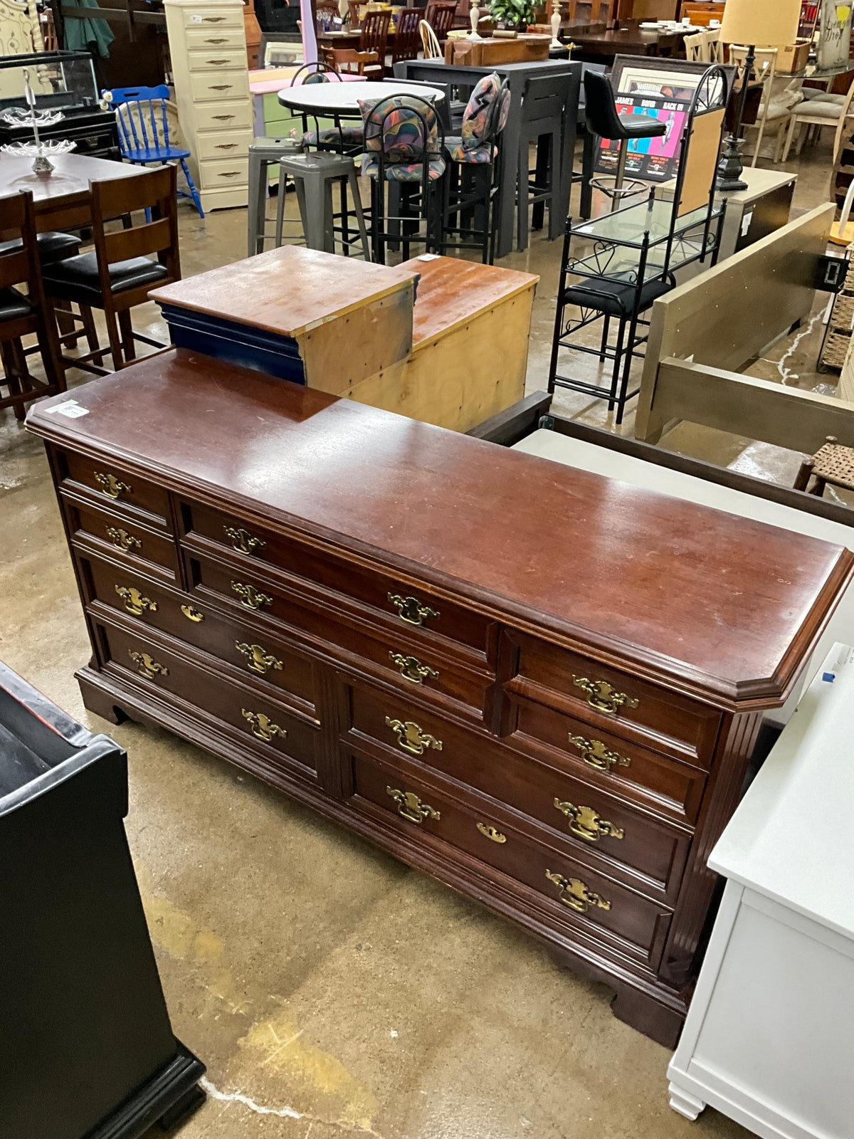 Basset Dresser