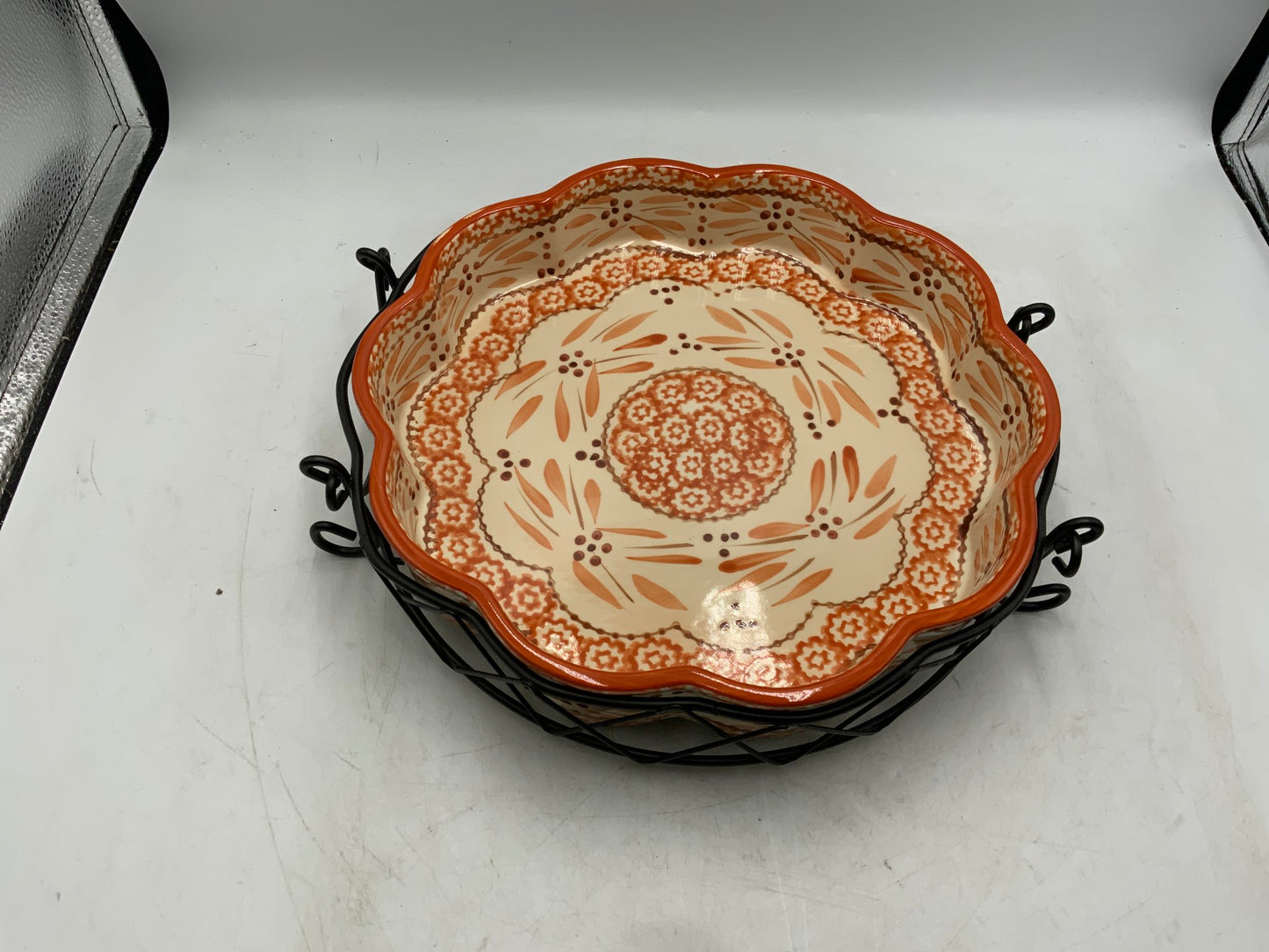 Temptations Old World 10" Quiche with Carrier