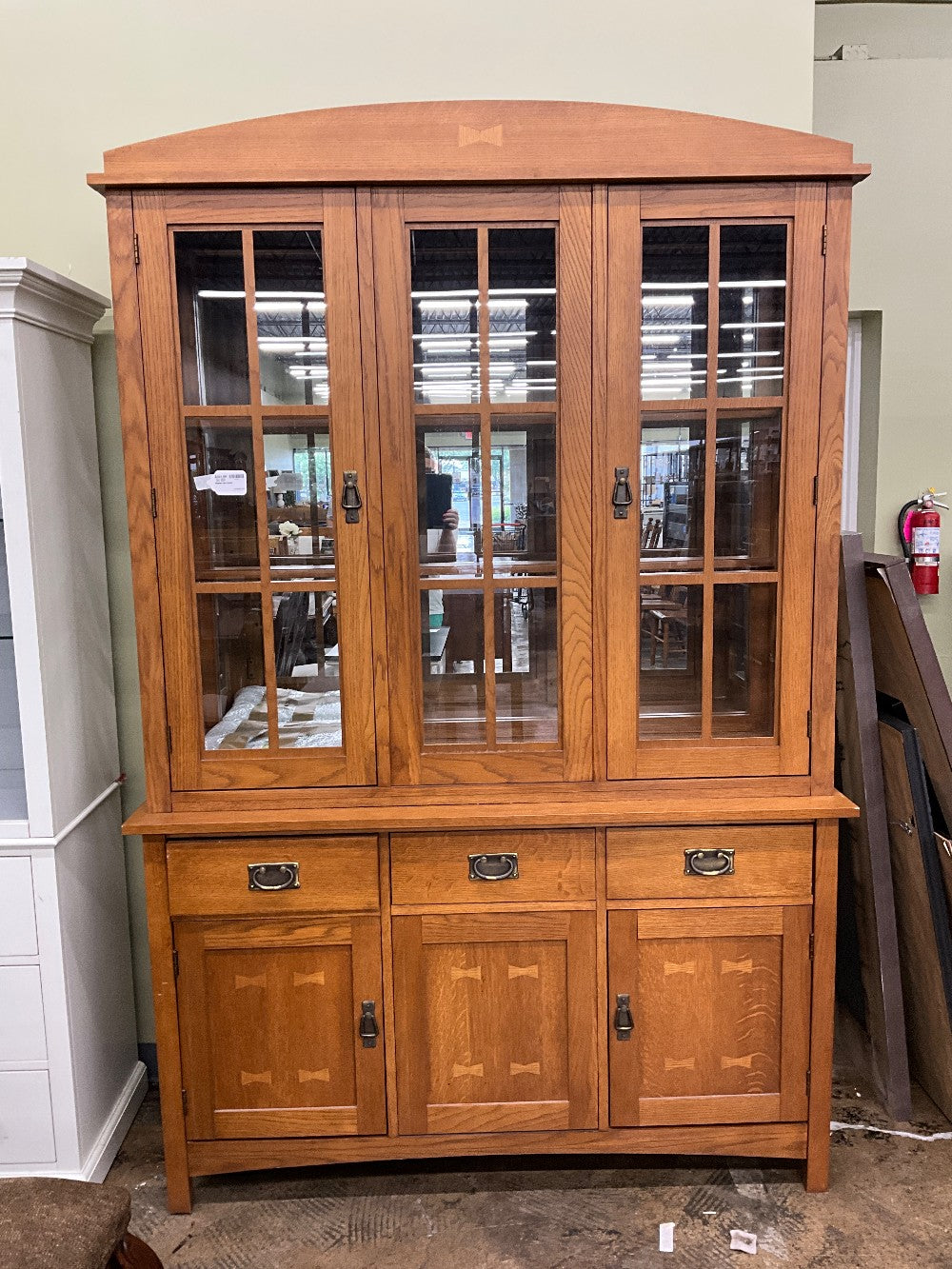 Basset Oak Hutch