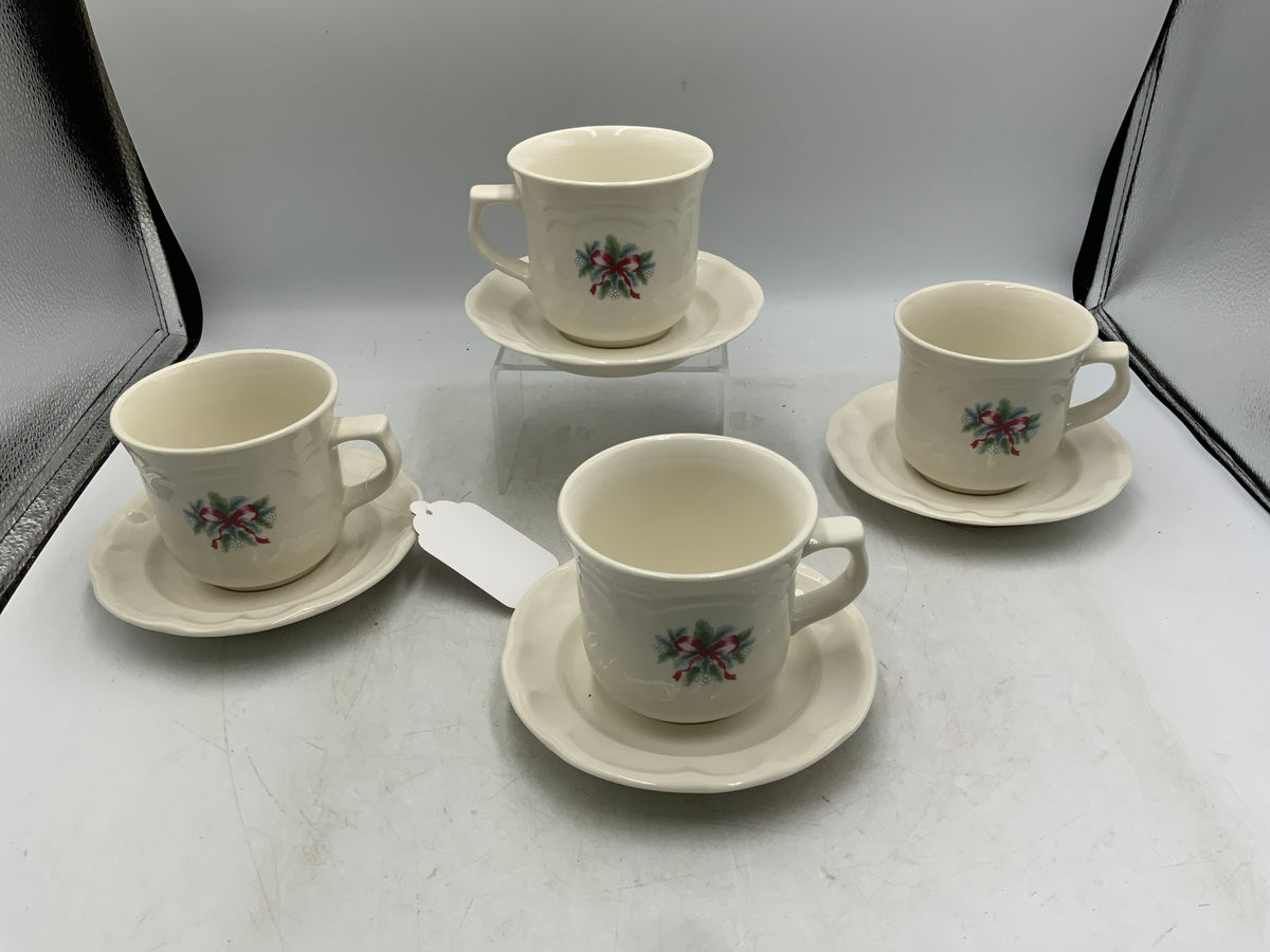 Pfaltzgraff Red Ribbon Set of 4 Cups & Saucers