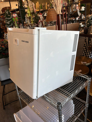 Black & Decker BNA17 Sm Refrigerator