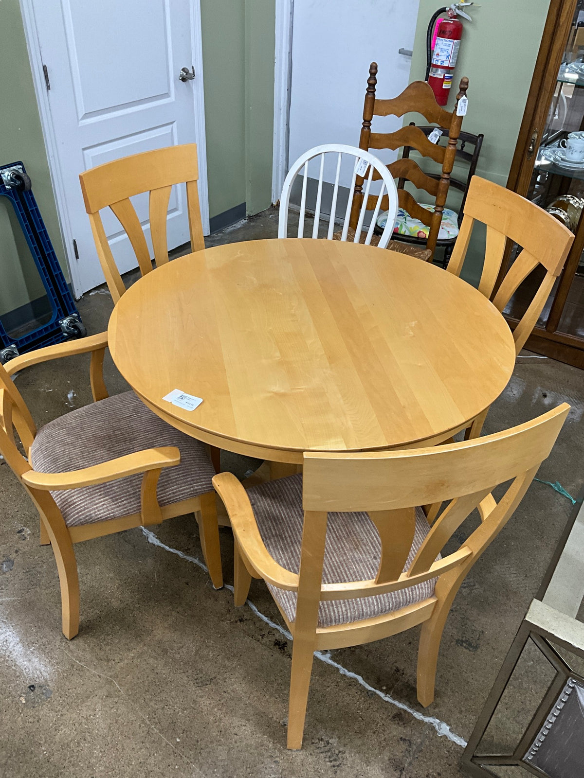 Table with 4 Chairs