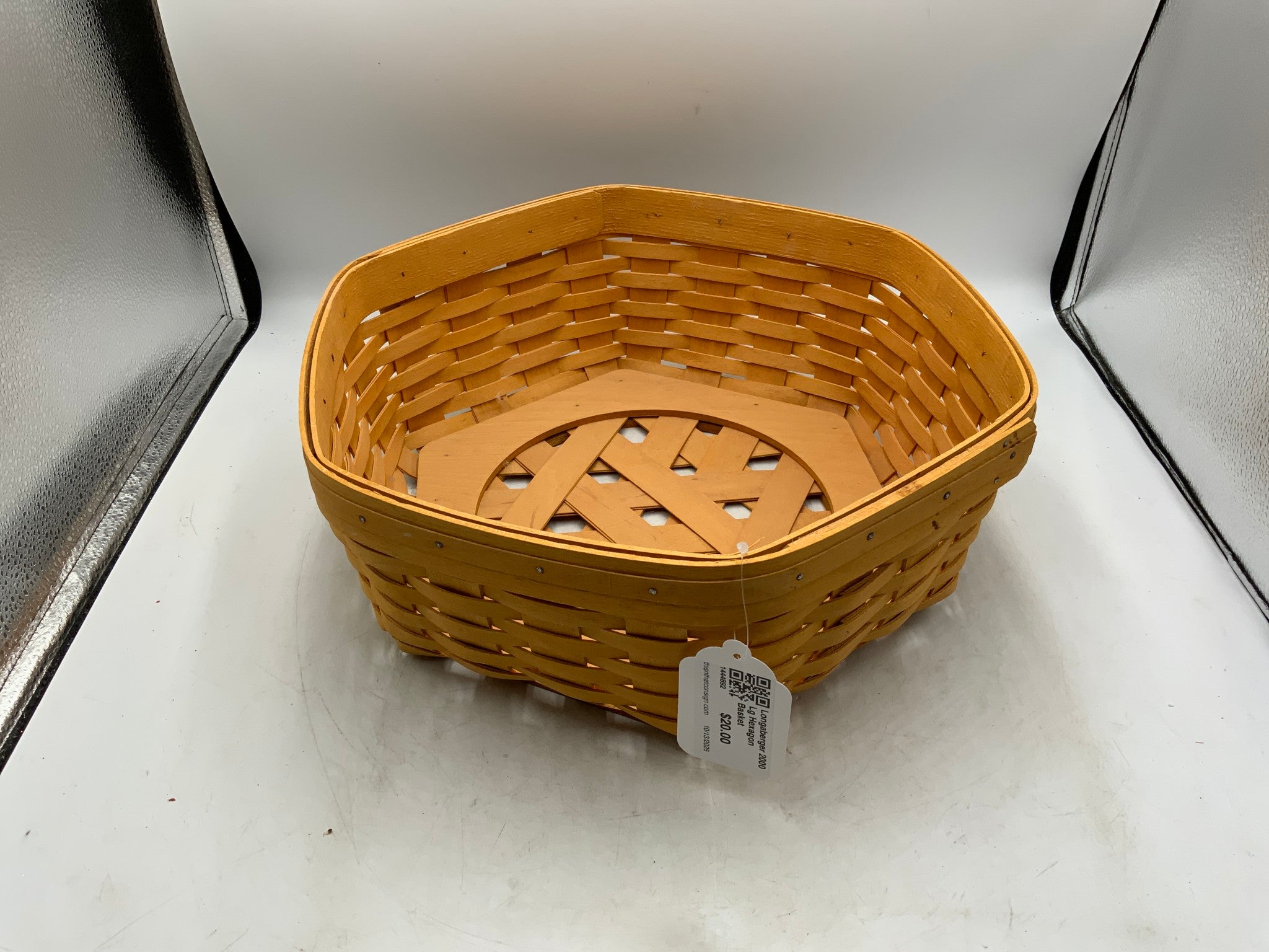 Longaberger 2000 Lg Hexagon Basket