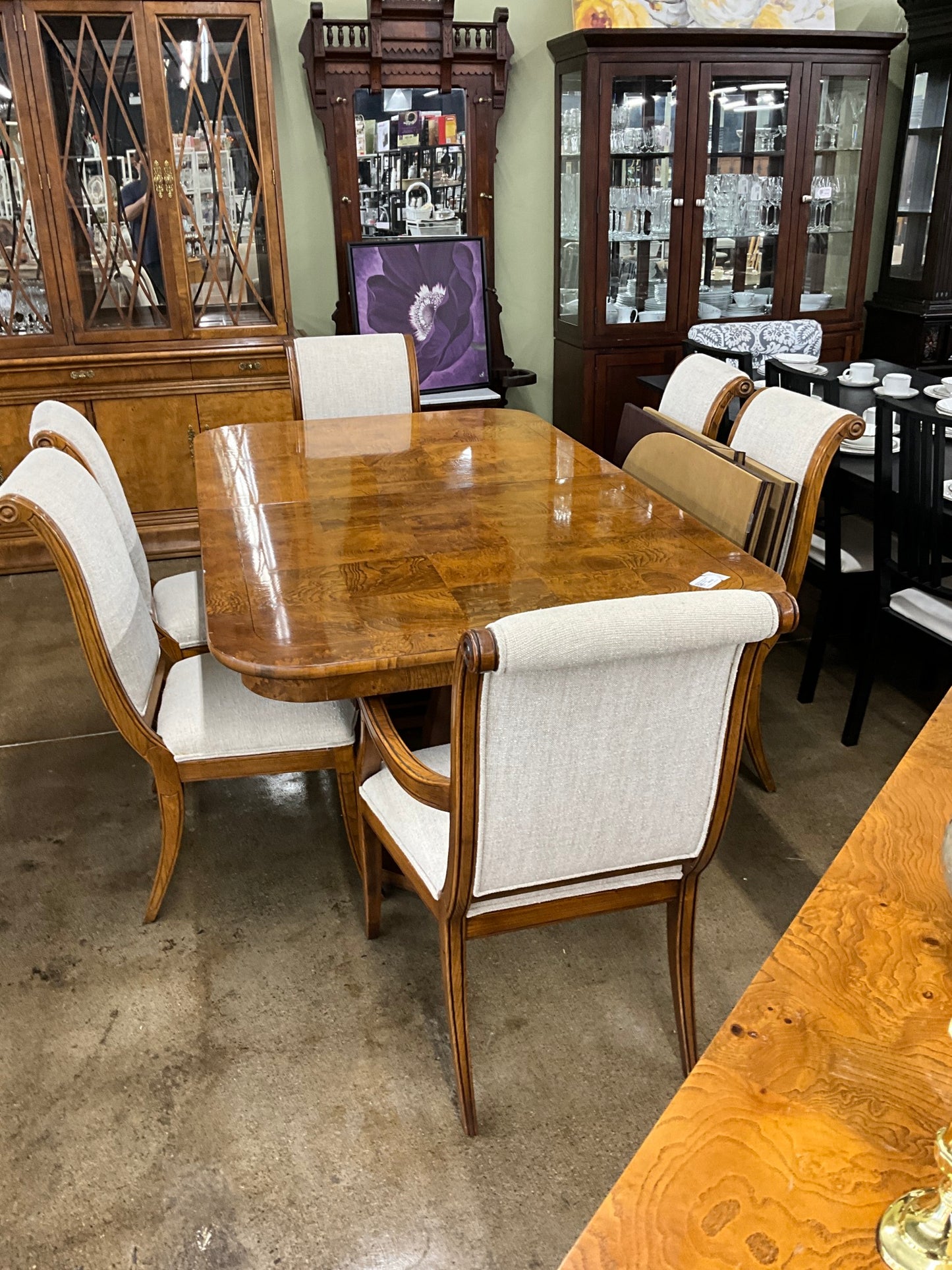 Henredon Table w/ 6 Chairs & 2 Leaves